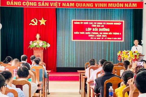 Gia Lai: 120 học viên tham gia lớp bồi dưỡng kiến thức quốc phòng, an ninh đối tượng 4