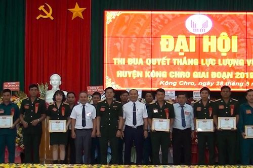 Kông Chro: Khen thưởng 21 tập thể, cá nhân trong phong trào thi đua quyết thắng