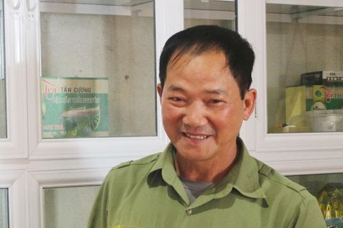 Người gắn bó với chè trung du lá nhỏ