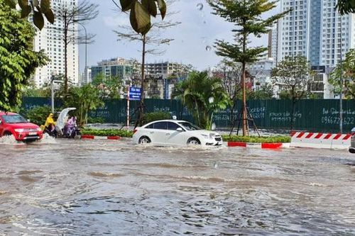 Hà Nội có 30 điểm ngập lụt do mưa lớn