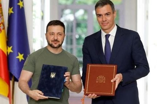 Tổng thống Ukraine thăm nhiều nước châu Âu để kêu gọi viện trợ