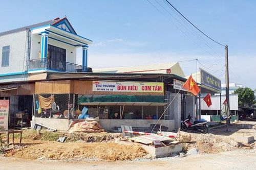 Cần sớm làm rõ nguyên nhân nhà dân gần dự án đường cứu nạn, cứu hộ bị nứt nẻ