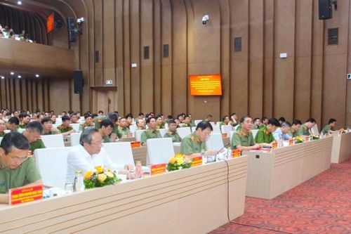 Coi trọng công tác bảo vệ chính trị nội bộ, lấy phòng ngừa là chính