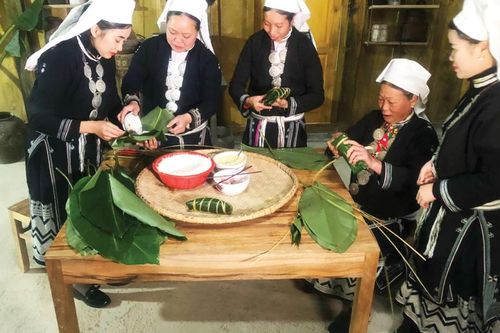 Phát huy giá trị di sản văn hóa gắn với phát triển du lịch