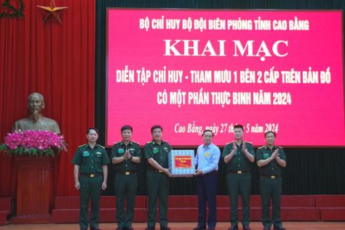 Bộ đội Biên phòng tỉnh khai mạc diễn tập chỉ huy - tham mưu 1 bên 2 cấp trên bản đồ có một phần thực binh