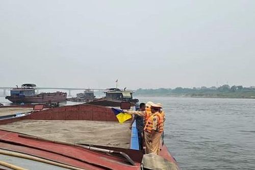 Đồng loạt kiểm tra, xử lý bến bãi không phép khu vực sông Hồng