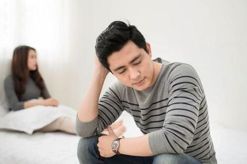 Vay mượn số tiền lớn đưa chồng làm ăn, tôi bàng hoàng khi đọc tin nhắn được gửi tới máy chồng