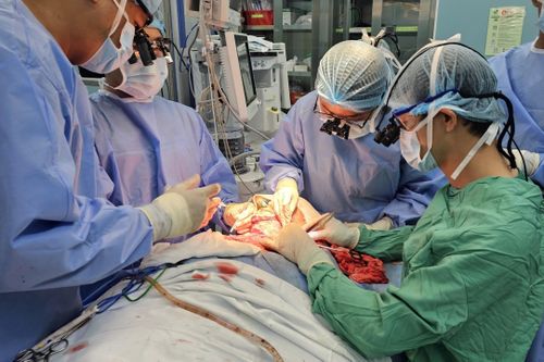 Cứu thanh niên 26 tuổi bị bỏng đến biến dạng cơ thể