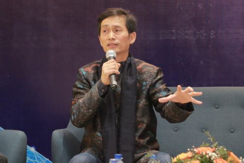 Cổ phiếu 'họ Apec' bất ngờ giảm sàn sau chuỗi tăng trần liên tiếp
