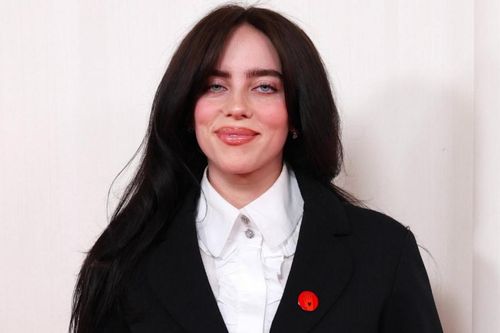 Billie Eilish giành Á quân trên Billboard 200