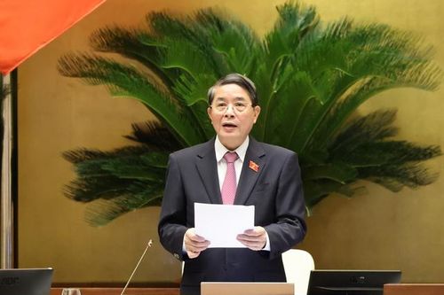 Không khí thảo luận tại nghị trường sôi nổi, thẳng thắn và trách nhiệm