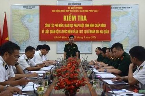 Kiểm tra công tác phổ biến, giáo dục pháp luật tại một số đơn vị thuộc Quân chủng Hải quân