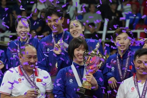 AVC Challenge Cup 2024: Thi đấu thăng hoa, đội tuyển nữ Việt Nam vượt qua Kazakshtan để lên ngôi vô địch