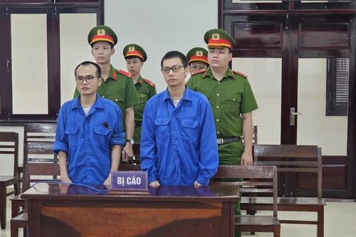 In lậu hơn 5.000 vé vào cổng, 2 nhân viên công ty du lịch lãnh 24 năm tù