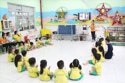 Trẻ 5 tuổi được miễn học phí từ 1/9