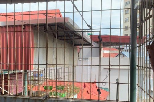 Chủ nhà trọ quận Cầu Giấy 'theo nhau' phá 'chuồng cọp', mở lối thoát hiểm để phòng cháy