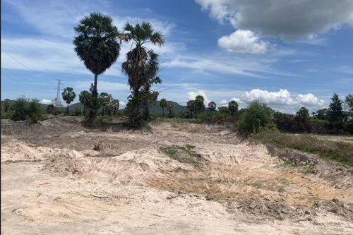 An Giang: Bắt giữ vụ khai thác, vận chuyển đất cát trái phép
