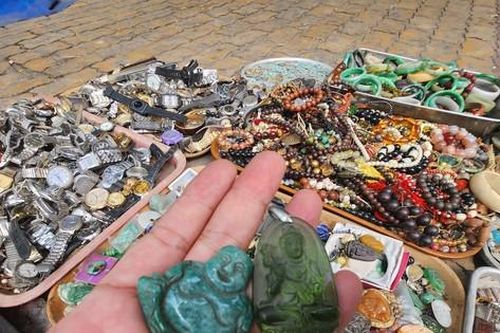 Khám phá khu chợ trời đồ cũ lớn nhất TPHCM