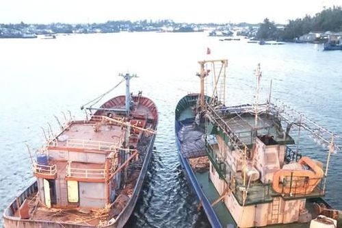 Ngư dân vay vốn đóng 'tàu 67' trông chờ được gỡ khó