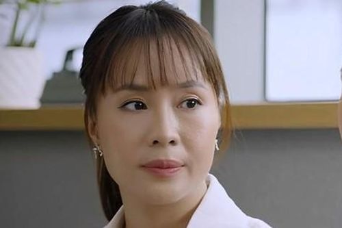 Showbiz 29/5: Hồng Diễm rời 'Trạm cứu hộ trái tim'