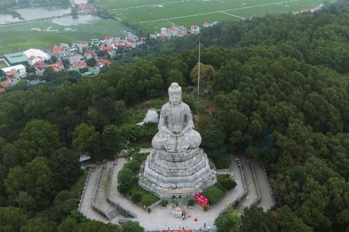 Đến ngôi chùa cổ gần Hà Nội, chiêm ngưỡng tượng phật khổng lồ cao gần 30m