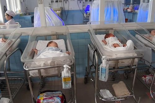 5 em bé bị bỏ rơi được giúp đỡ đủ kinh phí, xin ngưng nhận ủng hộ