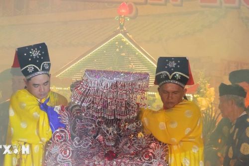 Đặc sắc Lễ phục hiện rước tượng Bà Chúa Xứ Núi Sam ở An Giang