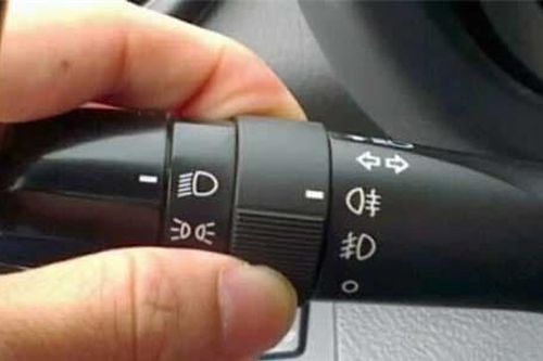 Người lái xe phải biết công dụng của việc 'bật đèn sương mù' thực chất là thế này