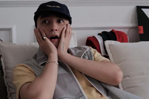 Người quen nhận xét về số tuổi của Sơn Tùng, nam ca sĩ phản ứng ra sao?