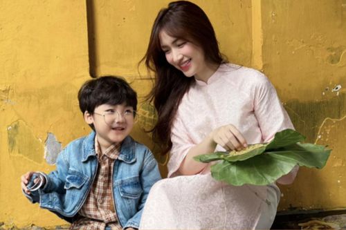 Con trai Hòa Minzy ngày càng lộ rõ nét 'soái ca'