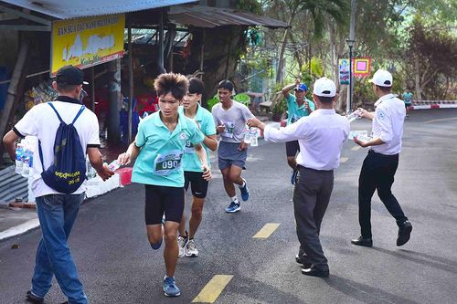 Giải Việt dã 'Cung đường đỉnh núi Sam Châu Đốc- An Giang' lần I/2024