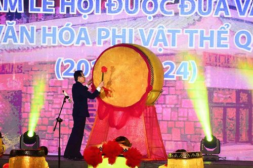 Châu Đốc rộn ràng mùa lễ hội