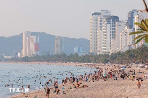 Liên hoan Du lịch Biển Nha Trang 2024: Vịnh Ngọc bừng sáng