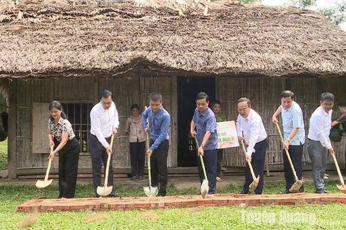 Khởi công xây dựng nhà nhân ái tại xã Trung Hà