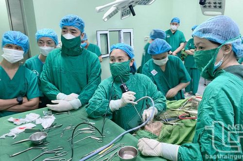 Bị ung thư xoang, người bệnh 93 tuổi được phẫu thuật thành công