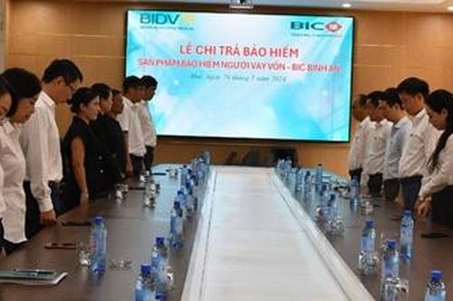 Chi trả hơn 1,6 tỷ đồng quyền lợi bảo hiểm cho khách hàng