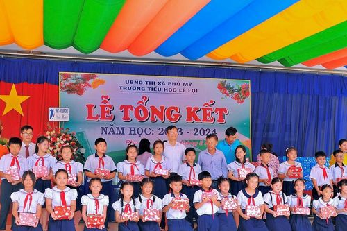 Công ty EPS: Trao học bổng cho học sinh nghèo vượt khó