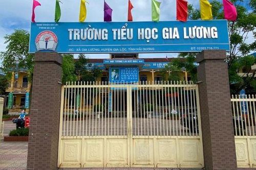 Phụ huynh, giáo viên nói gì về thông tin học sinh lớp 1 ngồi nhìn các bạn ăn liên hoan?