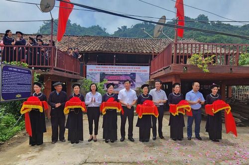 Khai trương Điểm du lịch nhà sàn cổ 9 gian tại xã Đức Xuân (Thạch An)