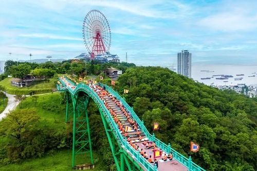 Ấn tượng màn đồng diễn Yoga với 2.000 người tham gia tại Sun World Ha Long
