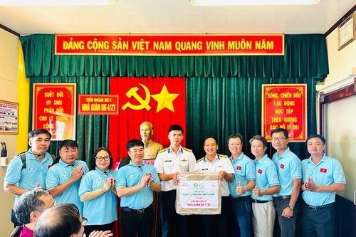 Dược phẩm TV.PHARM tiên phong góp 1 tỷ 500 triệu đồng phát triển 'vườn rau xanh chiến sĩ' đảo Trường Sa