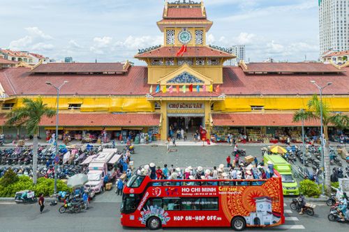 Một buổi sáng ngắm Sài Gòn - Chợ Lớn đẹp lạ trên xe buýt 2 tầng