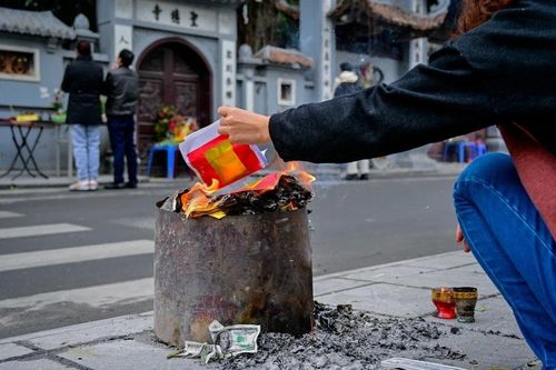 Công ty bán vàng mã phải lùi lịch trả cổ tức vì thiếu tiền