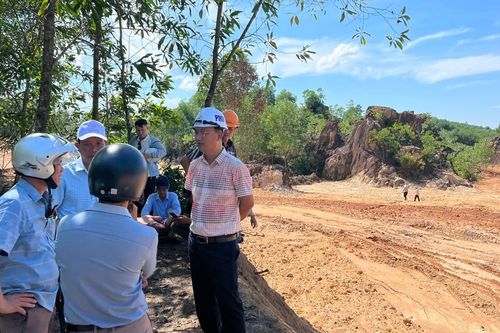 Không tìm được tiếng nói chung, chính quyền yêu cầu ngừng thi công dự án