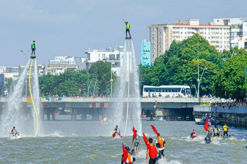 Điều chỉnh giao thông nhiều tuyến đường để phục vụ Lễ hội Sông nước