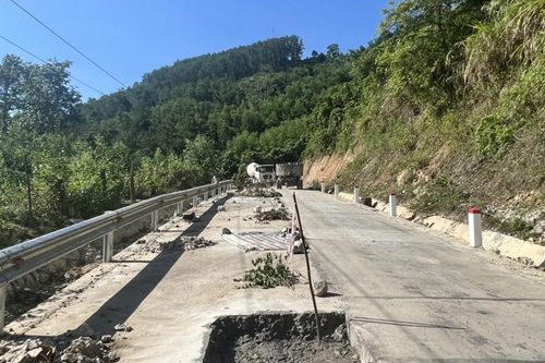 Vụ đường 190 tỷ đồng bị đào, cắt lên: Làm rõ việc cắt chuyển thầu