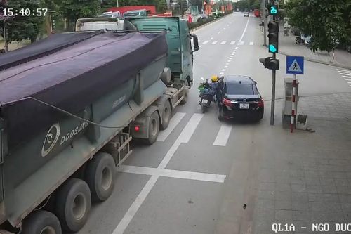 Phạt tài xế ô tô tông xe máy rồi bỏ chạy