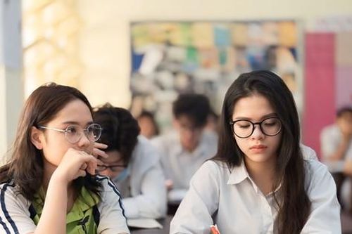 Học sinh ôn thi vào 10 áp lực đến mức 'hoảng loạn', chuyên gia chia sẻ bí kíp gì?