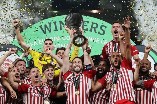 Olympiacos đi vào lịch sử với chức vô địch Conference League