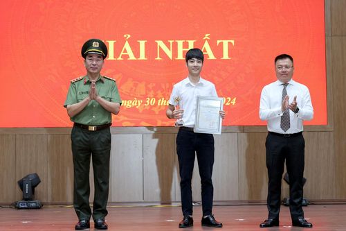 VietNamNet đạt giải Nhất cuộc thi viết đảm bảo an ninh, trật tự ở cơ sở